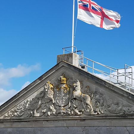 Appartement Pure B - Exceptional Views Of Tamar & Royal William Yard With Free Parking & Wifi à Plymouth Extérieur photo