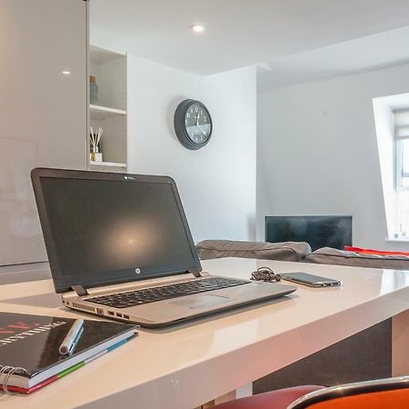 Appartement Pure B - Exceptional Views Of Tamar & Royal William Yard With Free Parking & Wifi à Plymouth Extérieur photo