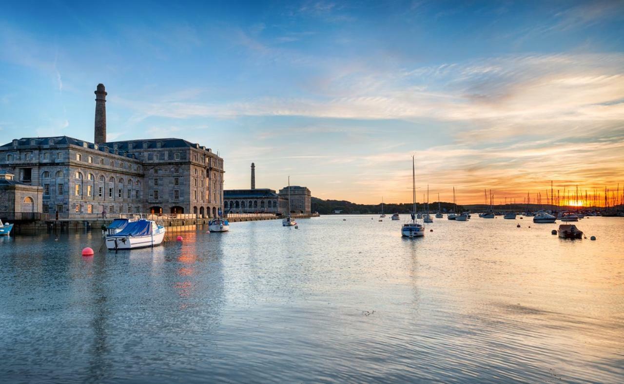 Appartement Pure B - Exceptional Views Of Tamar & Royal William Yard With Free Parking & Wifi à Plymouth Extérieur photo